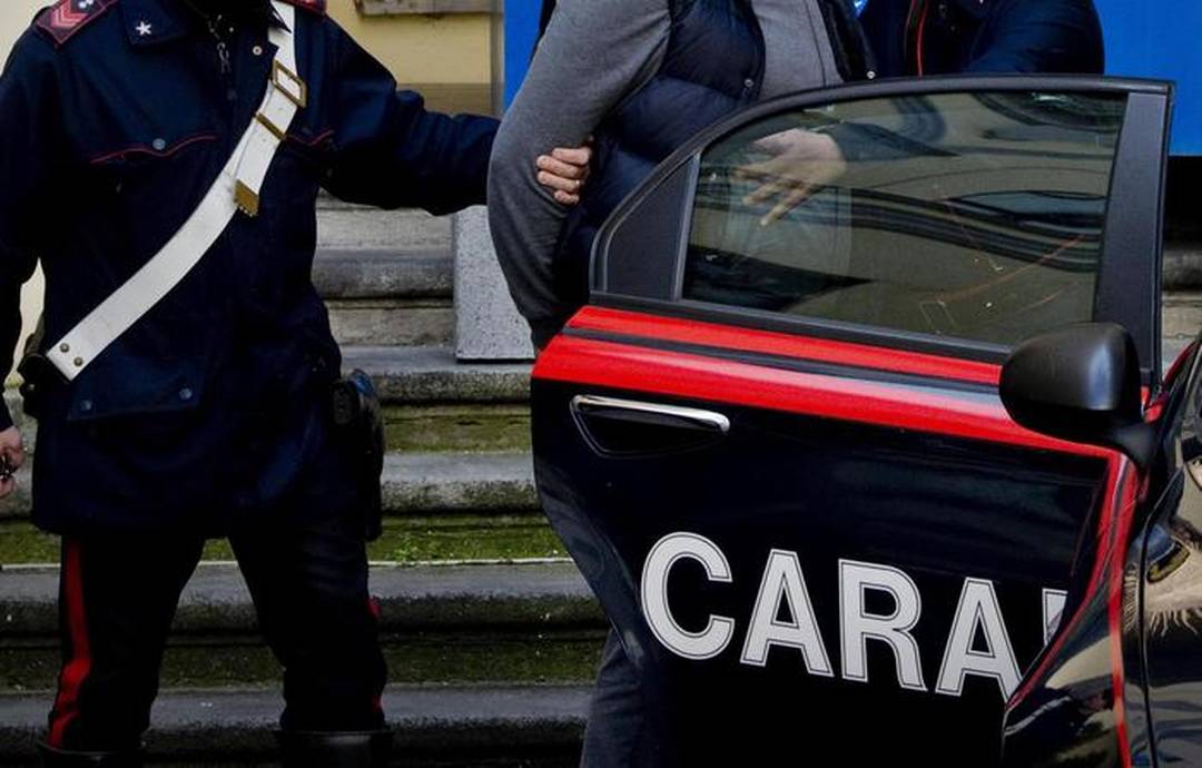 Carabinieri di Scarperia sorprendono a Firenze detentori di stupefacenti: Due arresti.