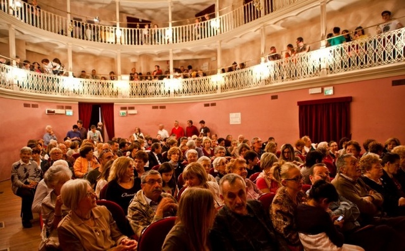 Lo spettacolo "La Scuola" al Teatro Giotto visto da Francesca