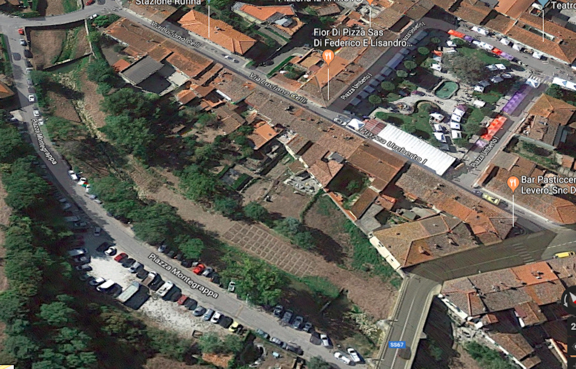 Piazza Montegrappa a Rufina: la denuncia di una cittadina