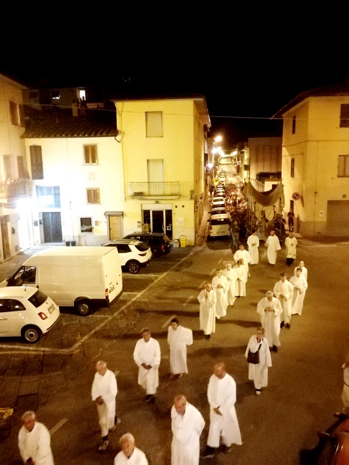 Fede e tradizione. La processione del Corpus Domini a Borgo, foto
