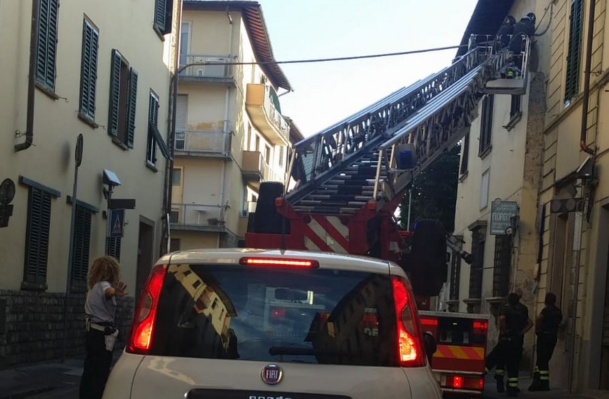 Strada Faentina. Disagi in ingresso a Firenze (zona Cure) per la messa in sicurezza di uno stabile