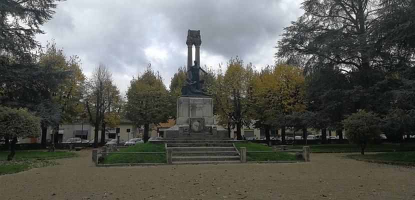 Il monumento vuoto