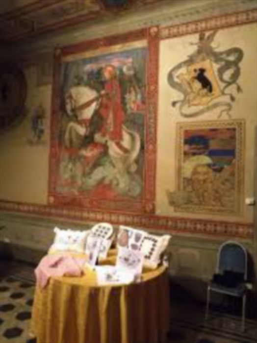 Alcuni ricami in mostra nelle precedenti edizioni a Villa Pecori Giraldi