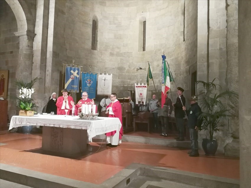 La Santa Messa celebrata dal pievano don Luciano Marghetti