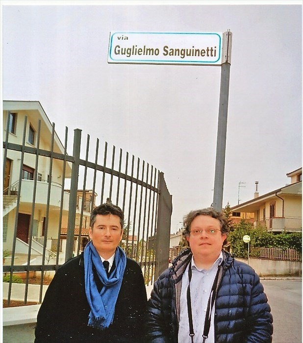 La strada dedicata al dott. Guglielmo Saguinetti a San Giovanni Rotondo. A sinistra l’Arch. Gaetano Lombardi e l’Arch. Dario Zingarelli