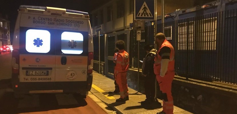 Ambulanza in strada a Borgo