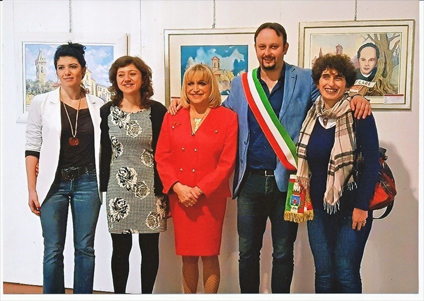 Marisa Mazzoni al centro della foto insieme ad alcuni amministratori locali (da sx: Cristina Becchi, Carlotta Tai, Paolo Omoboni e Fiammetta Capirossi)