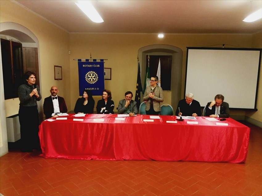 Il tavolo della presidenza  dei relatori del convegno sull’olivicoltura