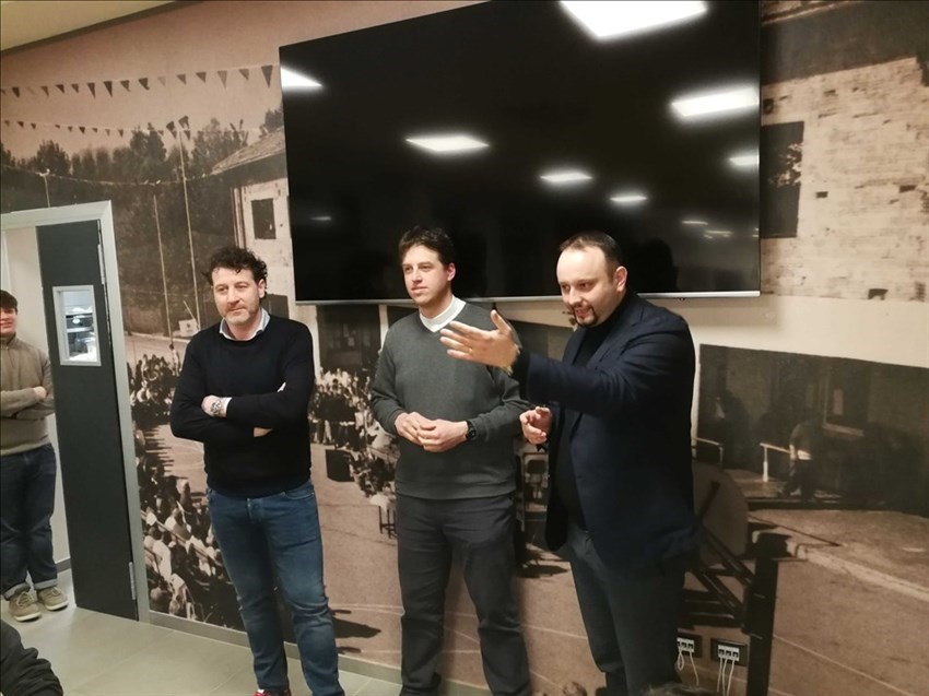 Da sinistra Giovanni Bagiardi, presidente della Fondazione “Romanelli &amp; Bruschi”, don Antonio Lari e il sindaco Paolo Omoboni.