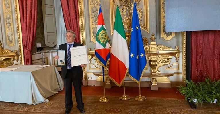 Massimo Pieraccini al Qurinale con l'onorificenza appena ricevuta dalle mani del Presidente Sergio Mattarella