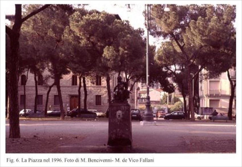La piazza nel 1986