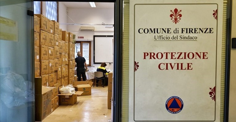 La sala dove erano stipate le mascherine da distribuire