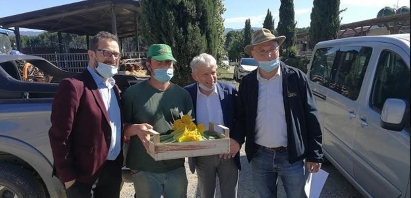 Le zucchine del Mugello  offerte all’assessore Marco Remaschi