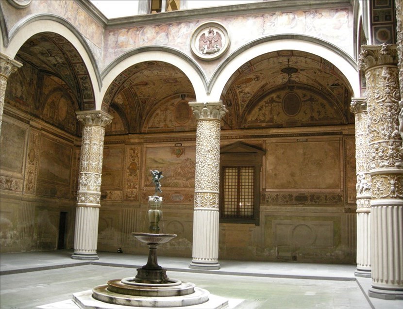Il cortile di Michelozzo in Palazzo Vecchio