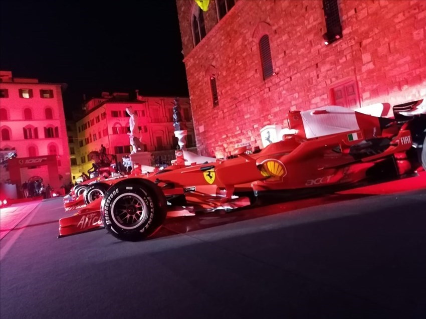 Ferrari 1000 gran premi in Piazza Signoria a Firenze