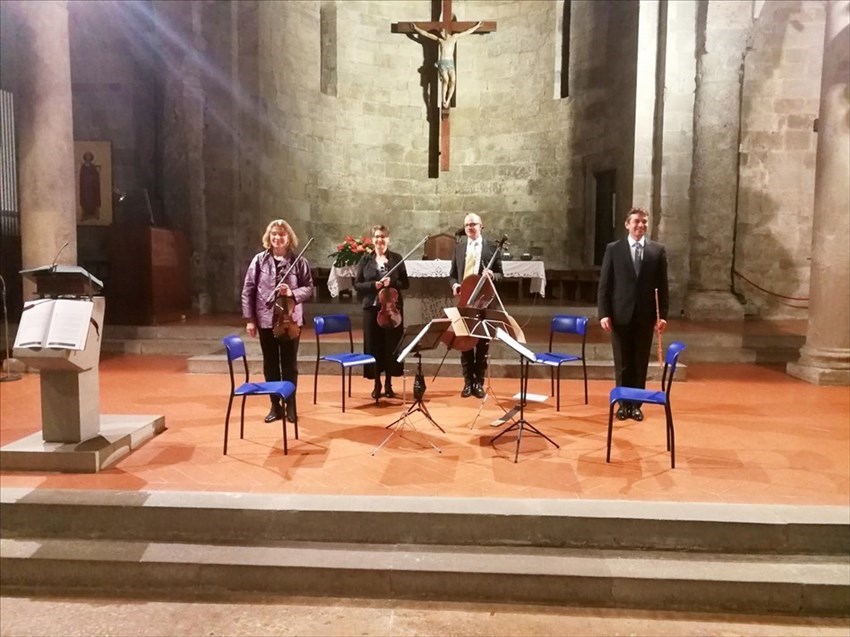 Il quartetto molto applaudito dopo il bellissimo concerto nella Pieve borghigiana