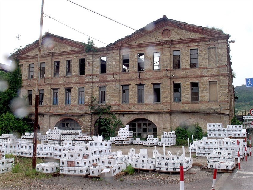 Ex 'Ceramiche Brunelleschi'. Cosa decretò negli anni la morte della fabbrica ?