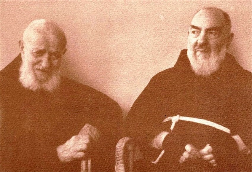 Padre Massimo a sinstra con Padre Pio da Pietralcina