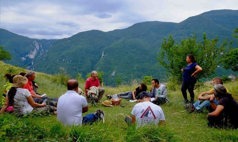 La bella storia di Luca Vitali, il "contadino dei libri". Intervista