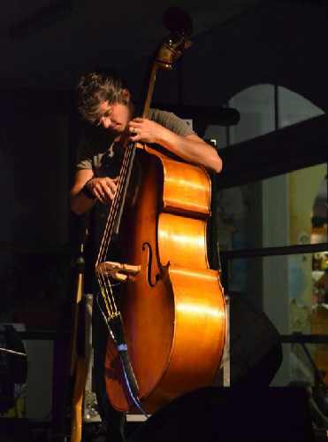 Un Mugellano con il basso (e la musica) nel sangue: Intervista a Lorenzo Consigli..