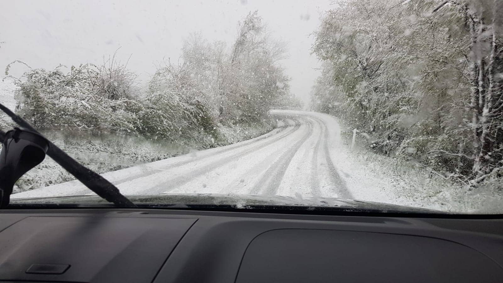 Neve su Futa e Raticosa. Foto del giorno (ed era il 5 maggio...)