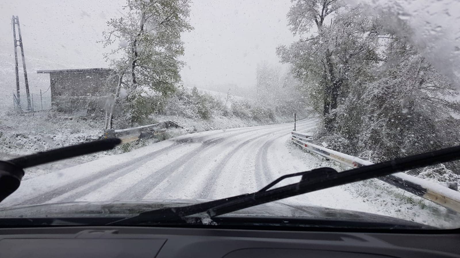 Neve su Futa e Raticosa. Foto del giorno (ed era il 5 maggio...)