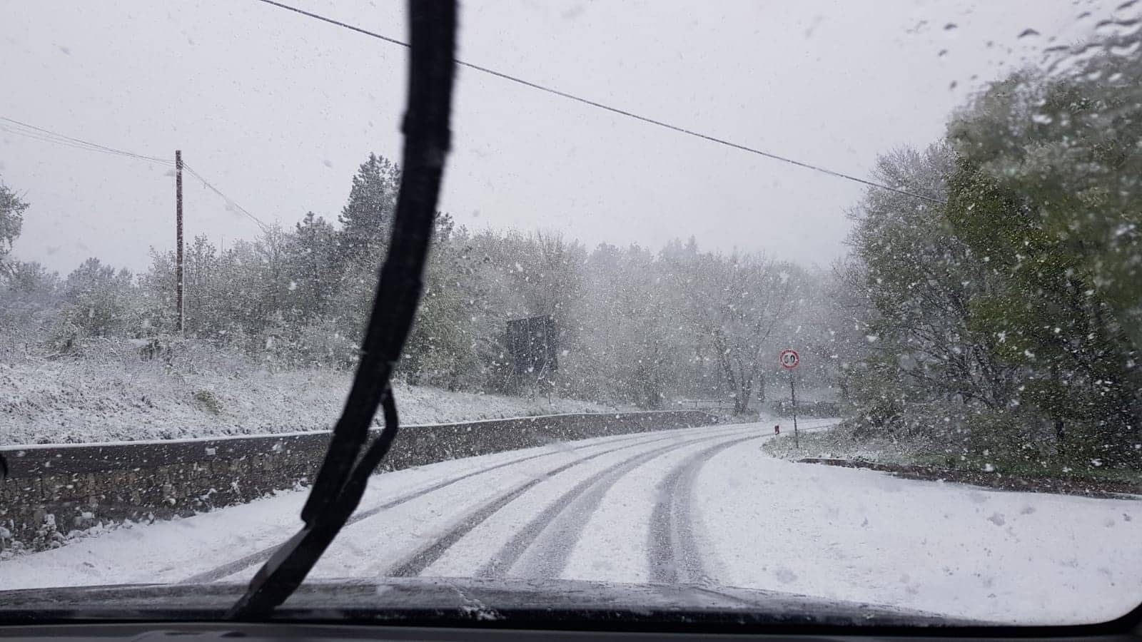 Neve su Futa e Raticosa. Foto del giorno (ed era il 5 maggio...)