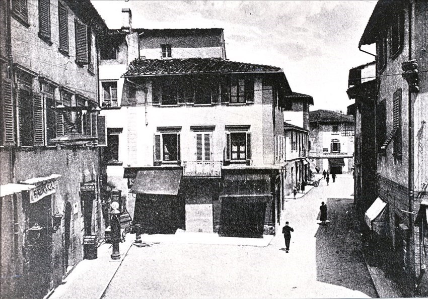 Foto comparativa di piazza Cavour degli anni ‘20