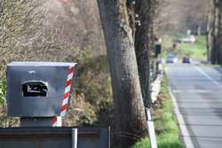 Vicchio, bomba all'autovelox