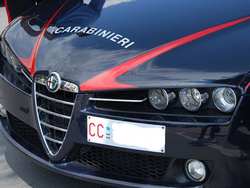 Colpo a Borgo. Entrano nel negozio abbattendo due pareti