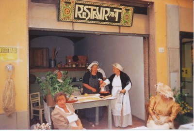 IL NOVECENTO IN FIERA E GLI AMICI GIUNTI DA LOURDES