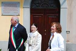 Una targa ricorda i 'Canti Orfici'