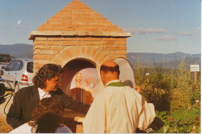 Il nuovo tabernacolo della Madonnina ad Arliano