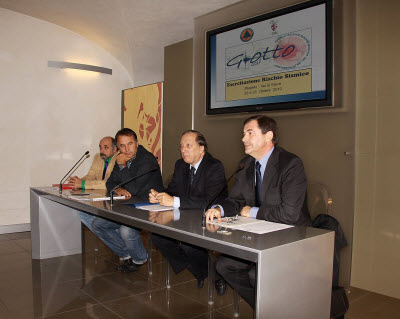 Terremoto in Mugello: crolli, feriti e migliaia di evacuazioni. Così ci si prepara al rischio sismico.