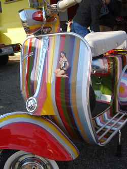 Vecchie Vespa e Lancia in mostra. Fine settimana di motori al Mugello