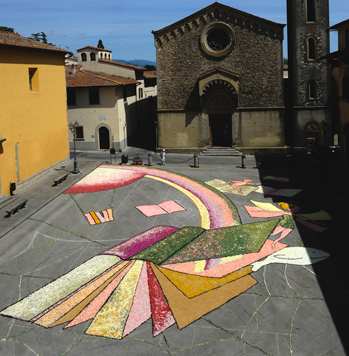 Libri fatti di fiori. Successo a Scarperia per l'infiorata 2011