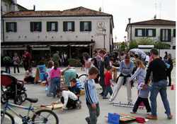Barberino. Domenica c'è scuola in piazza. Giochi e altro  organizzati dai genitori e dalla Pro Loco...