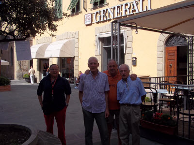 Borgo. L'olivo di Piazza Cavour: va innaffiato o no?! Botta e risposta tra cittadini e bottegai