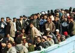 Gli immigrati? 'Sparategli!'. Presentazione del libro inchiesta alla festa Pd di Borgo