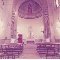 Borgo. Ruba le elemosina in ricordo del defunto. E minaccia col coltello i parenti