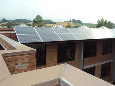 Fotovoltaico sul tetto del Giotto Ulivi. Funziona davvero, e c'è un contatore pubblico...