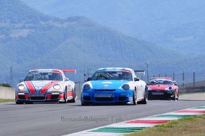Porsche, brividi e spettacolo al Mugello. Le foto...