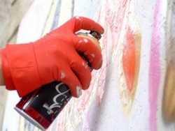 Barberino. Grave atto vandalico, imbrattata la statua di Adriano Bimbi