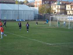 Fortis. Mitico gol di Semboloni, la foto. E 2-0 contro il Sinalunga
