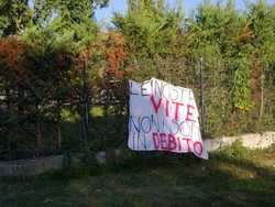 'Indignati' anche in Mugello? Appare uno sriscione a Borgo...