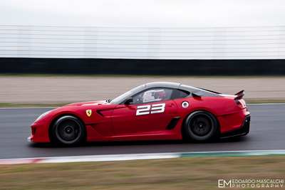 Finali Ferrari al Mugello. Uno Show unico. Le foto della domenica. E arrivederci al 2012...