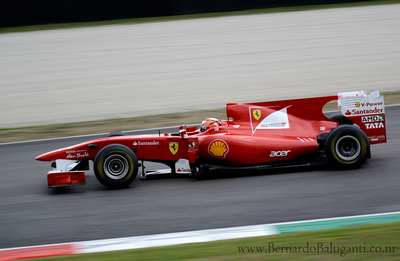 Finali Ferrari al Mugello. Uno Show unico. Le foto della domenica. E arrivederci al 2012...