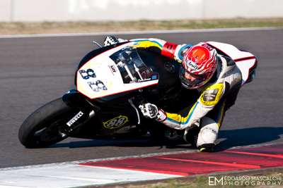 Mugello. Le foto della 200 miglia. E un fotografo rischia grosso...