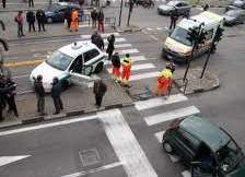Firenze, panico nel Mercato. Folle spara ai senegalesi: due morti e tre feriti. Poi si uccide