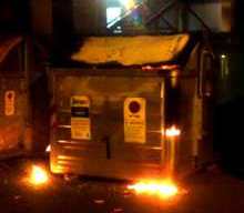Borgo. Altro cassonetto in fiamme nella notte. Appello della redazione all'attenzione dei cittadini...